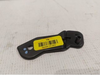 Bumper Cover Bracket (right)